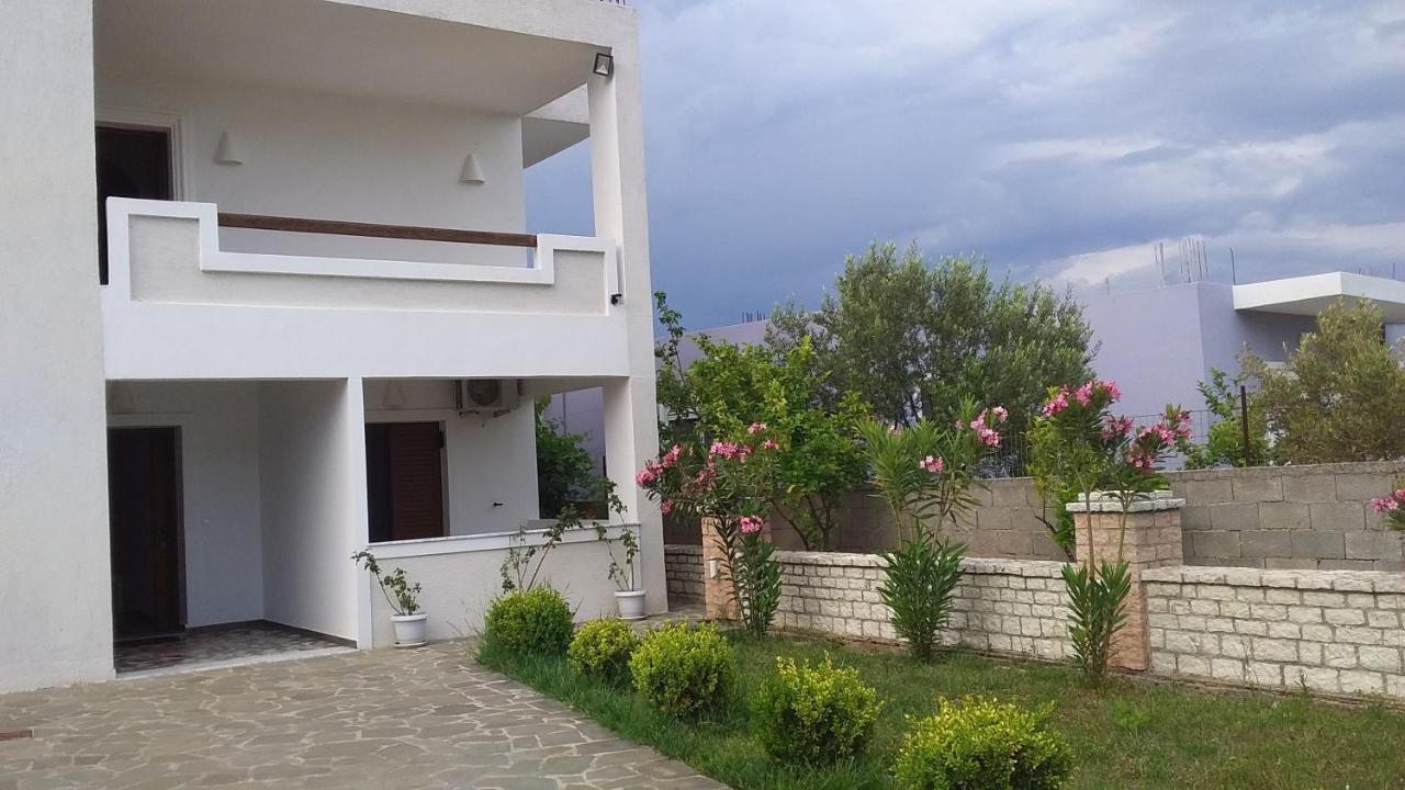 Mihal Suites Sarandë Exterior foto