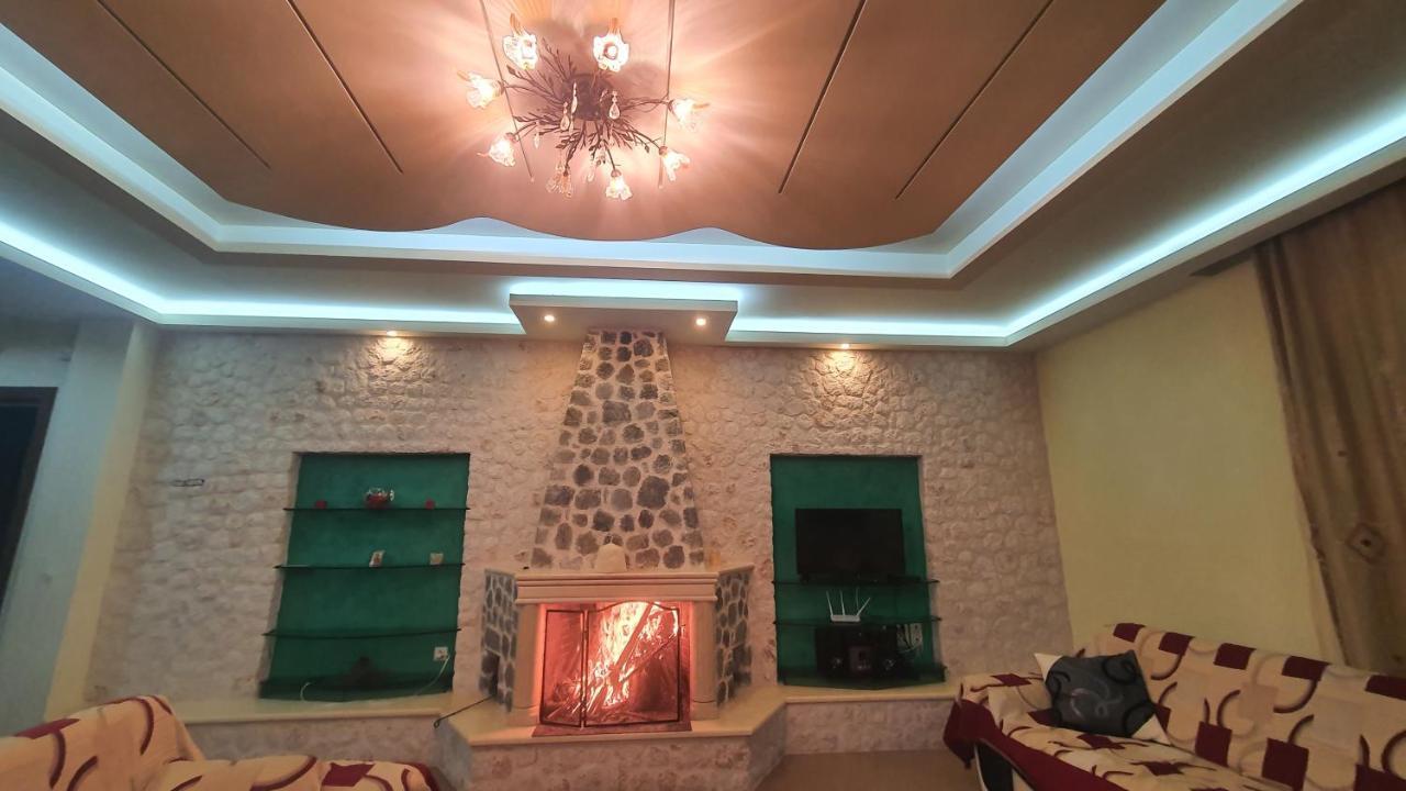 Mihal Suites Sarandë Exterior foto