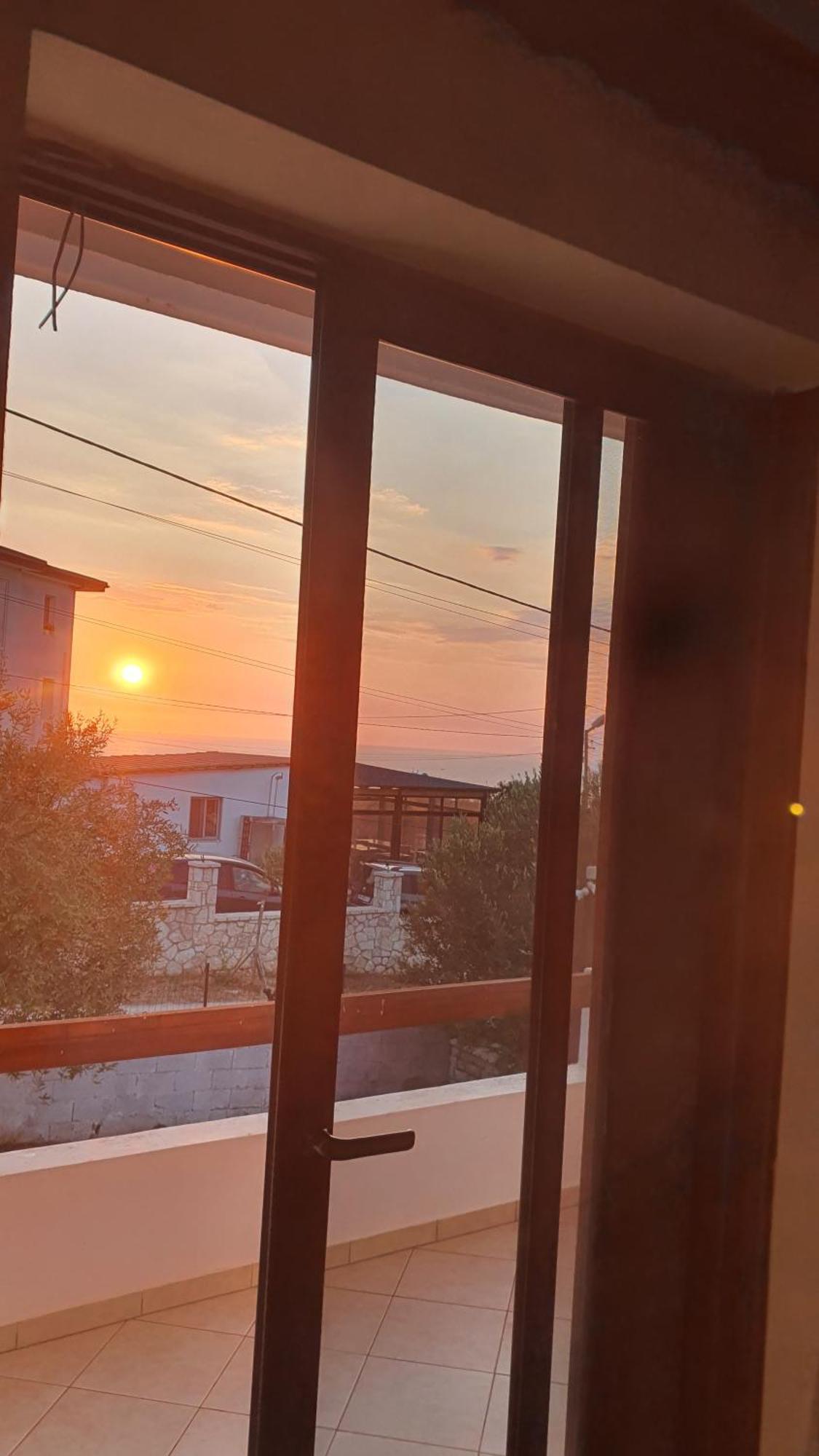 Mihal Suites Sarandë Exterior foto