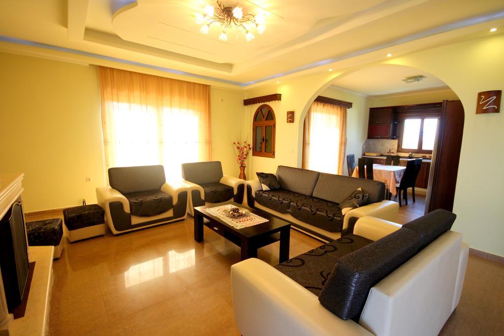 Mihal Suites Sarandë Exterior foto