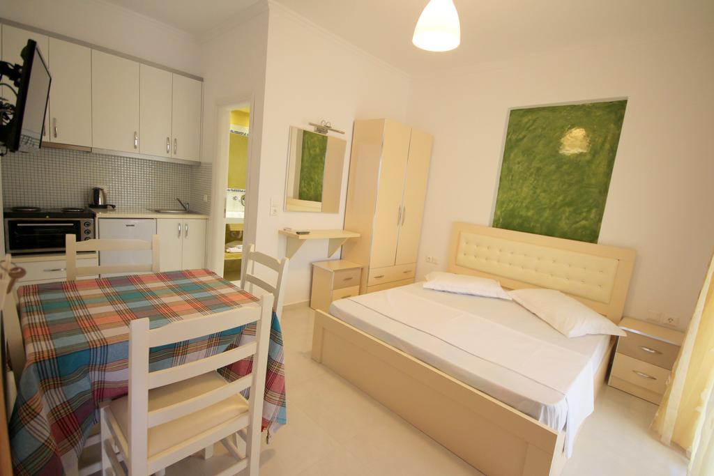 Mihal Suites Sarandë Exterior foto